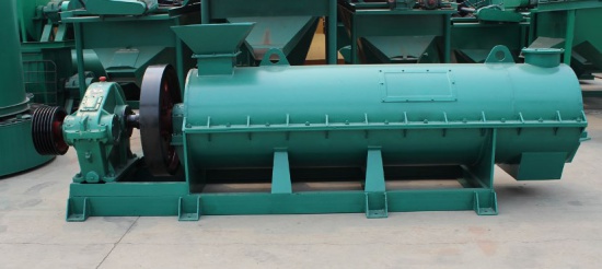 Granulator obornika i proszków